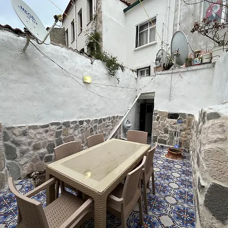 Cross House Historical Greek House With 3 Floors And Courtyard *