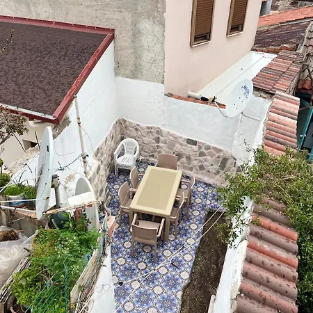 Cross House Historical Greek House With 3 Floors And Courtyard 别墅 *